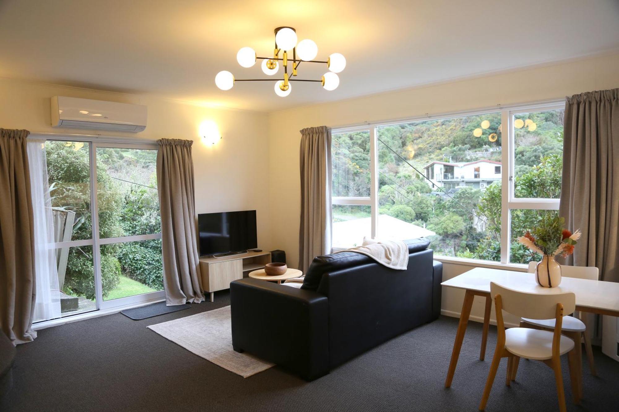 Skyline Haven - Entire Apartment - Free Parking, Espresso, Netflix - 15M To Cbd, Stadium, Ferry Wellington Buitenkant foto